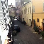 Anastasia - Hidden Balcony Inside Trastevere