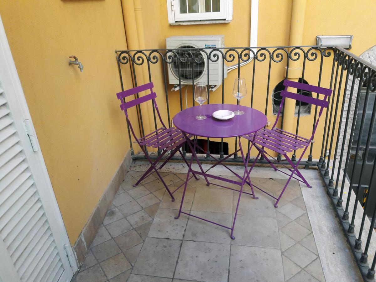 Anastasia - Hidden Balcony Inside Trastevere *